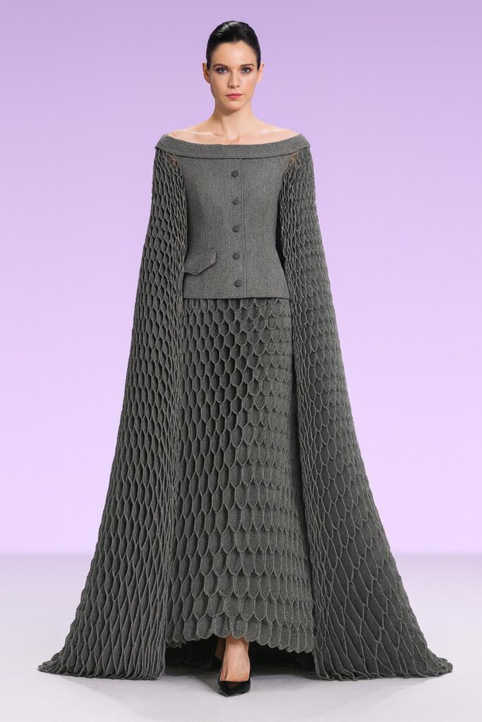 Vestido con capa de Deamo Noblesse