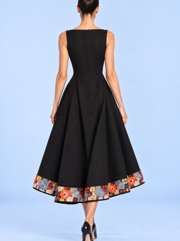 Vestido Jardín de Medianoche de Deamo Noblesse, modelo de espalda