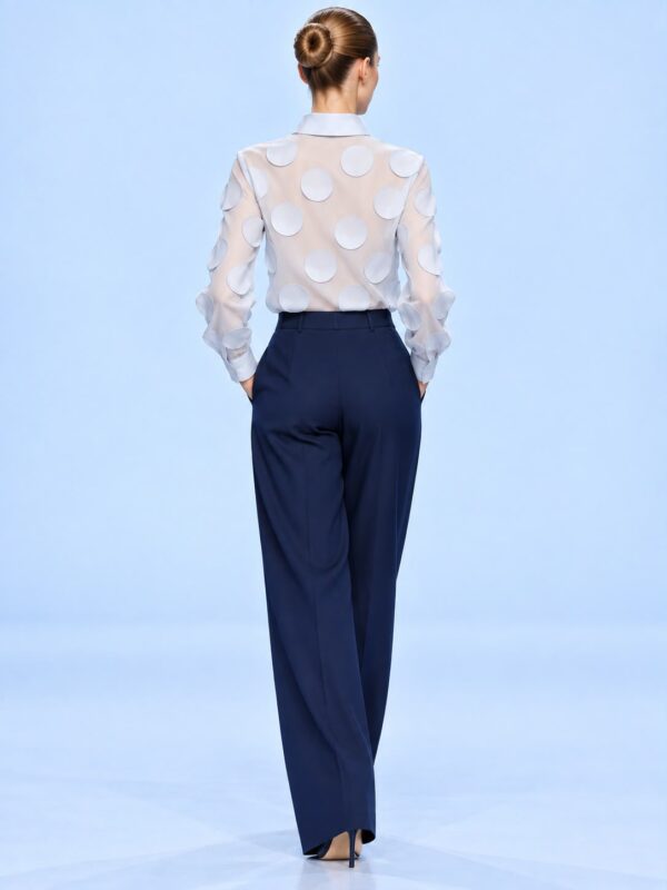Camisa Onda Lunar de Deamo Noblesse, modelo de espalda